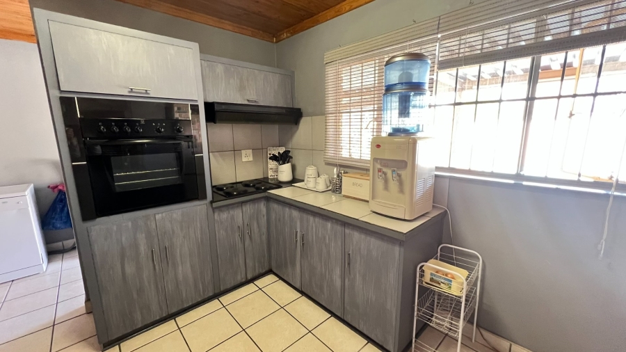 4 Bedroom Property for Sale in Langenhovenpark Free State